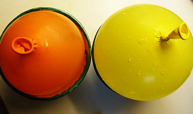 two balloons for making ice lanterns